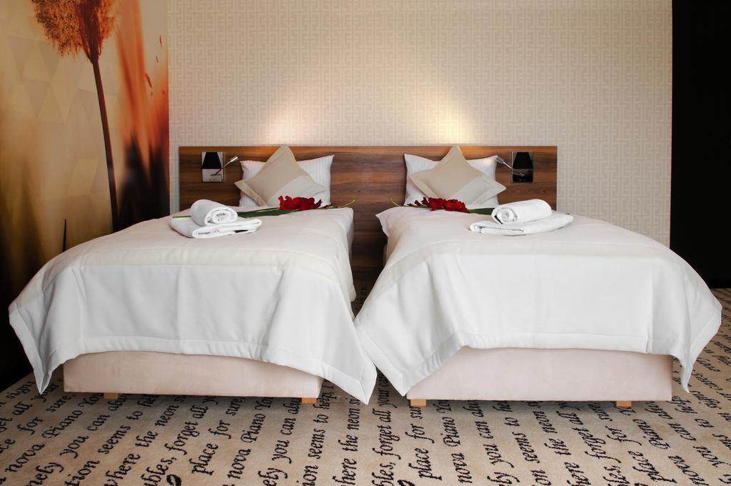 Hotel Piano Lublin Pokój zdjęcie