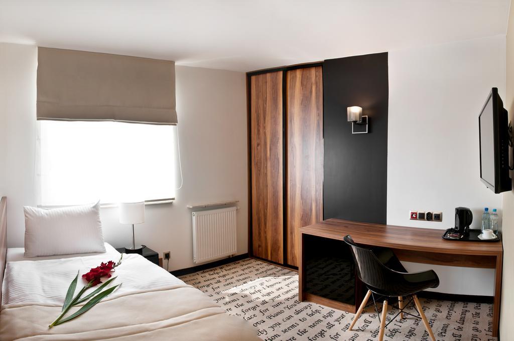 Hotel Piano Lublin Pokój zdjęcie